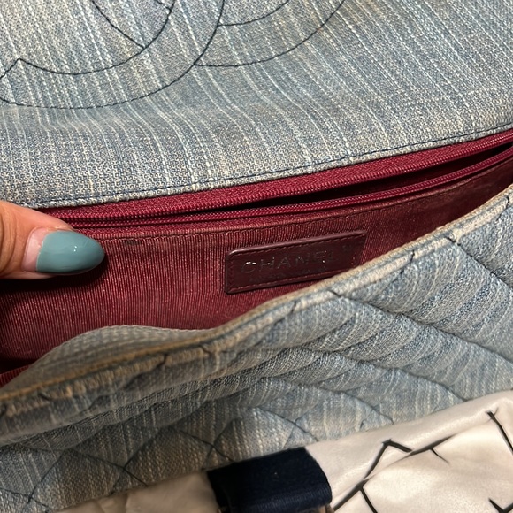 CHANEL BAG - Picture 6 of 8